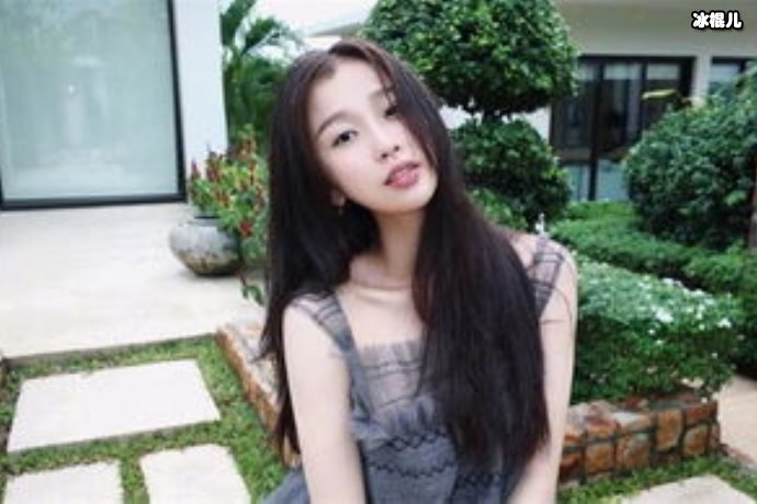 虞书欣大方表白Lisa私下里活泼开朗，化身迷妹非常可爱
