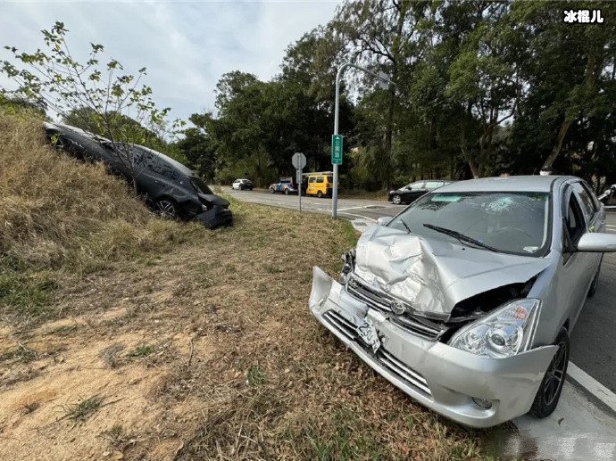 何润东拍戏时遭遇车祸，价值百万的跑车车尾被撞烂