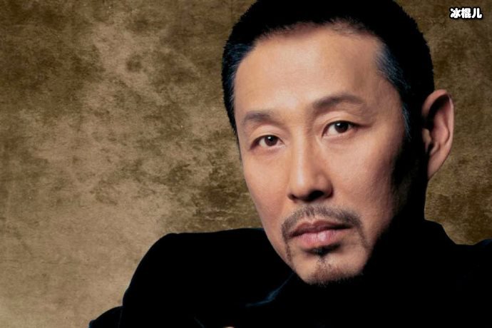 与陈道明合作一炮而红，和导演一见钟情生活27年无名无份