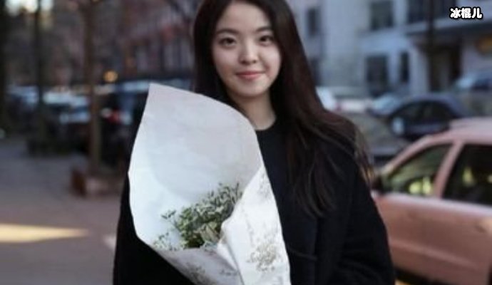 王文也官宣恋情对方朋友圈被曝光，两人合影很有夫妻相