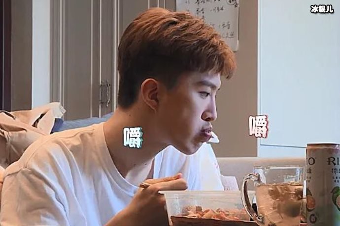 小鬼王琳凯上节目展示rap实力，与胡彦斌合作轻松拿下最佳金曲