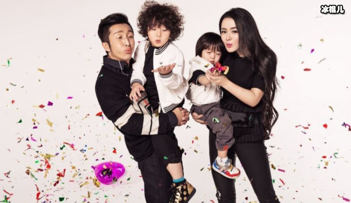 邹市明妻子晒俩儿子近照，兄弟俩风格截然不同一个憨厚一个阳光