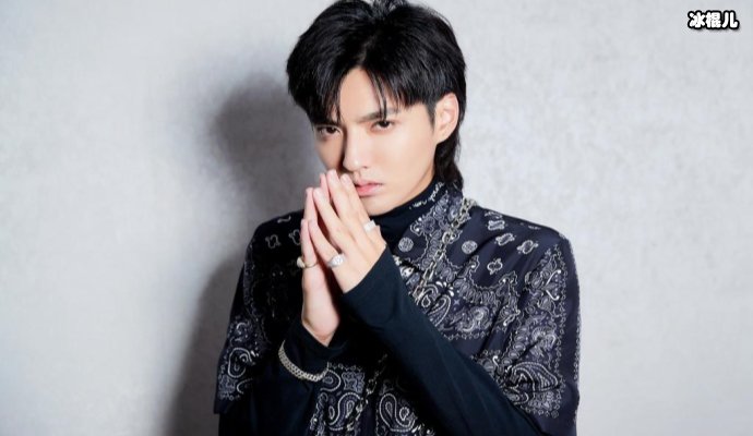 吴亦凡、黄子韬和鹿晗多年后同框，都是一路坎坷