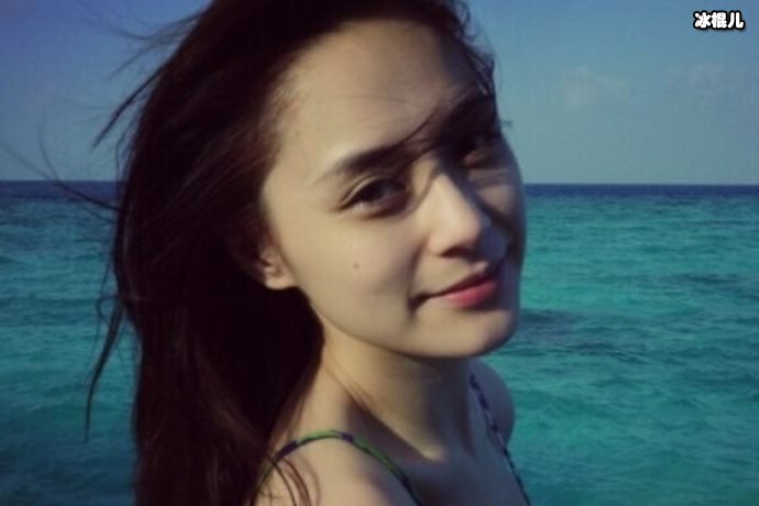 演员乔杉在个人社交账号晒女儿庆生照，一家四口幸福的笑容