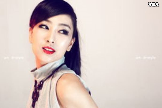 【DD扑克】苏醒老婆廖语辰晒儿子照片，小小苏发型和父亲超像