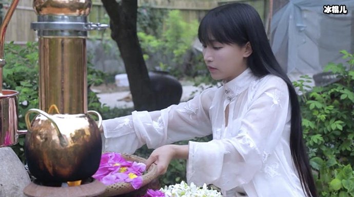 李子柒断更新视频？ 李子柒是怎么火起来的？