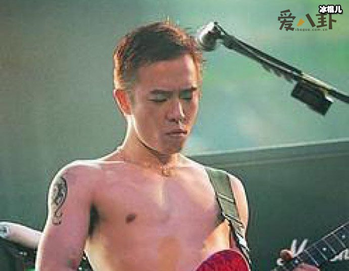黄贯中照片