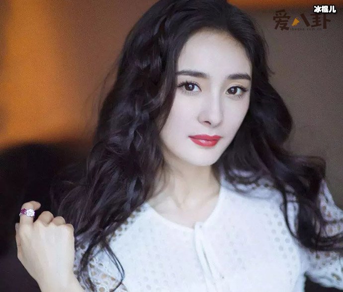 赵丽颖杨幂之间有什么过节? 杨幂为何频频拉赵丽颖挡枪