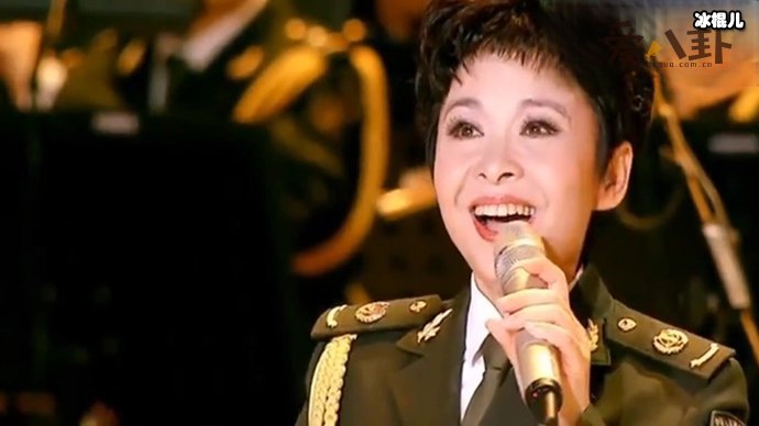 董文华在红楼都陪过谁？ 董文华现状如何呢为何没她消息了