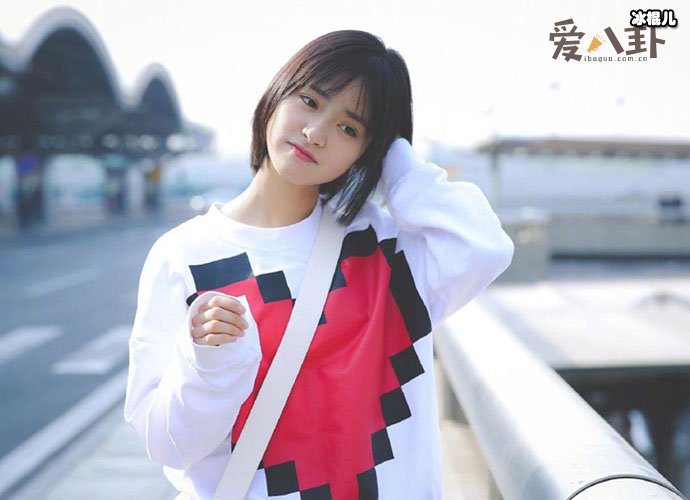 沈月照片