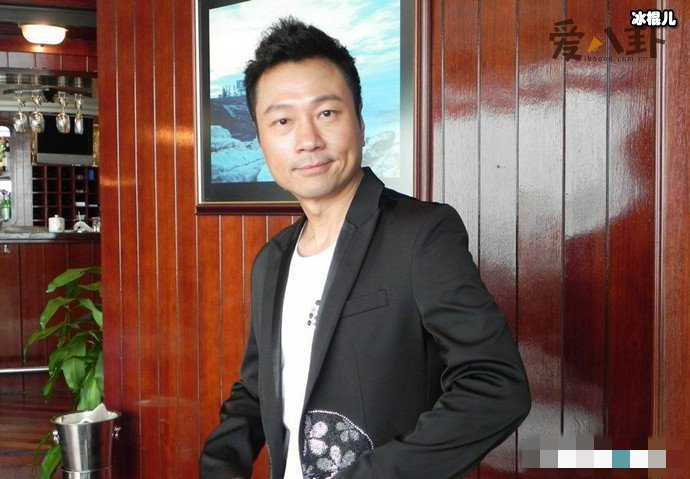 黎耀祥的老婆叫什么名字？ 起底对方个人资料怎么认识的