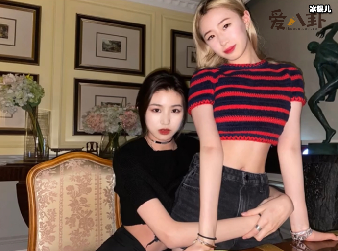 李嫣现身名媛派对 ,与汪峰女儿小苹果合影