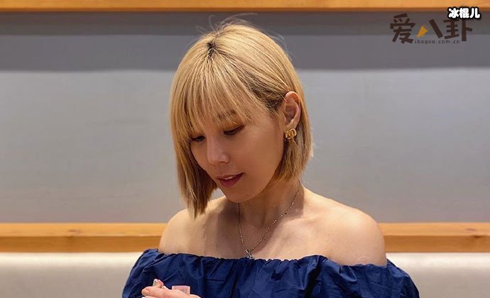 歌手李佳薇