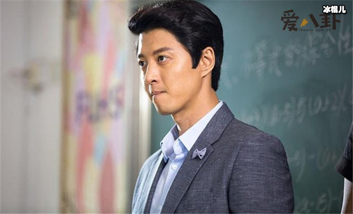 李东健照片