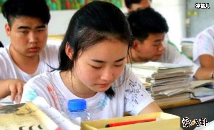 何碧玉高考是满分? 天才少女被封考霸赴美留学忘本！