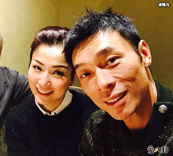 许志安和老婆的合影