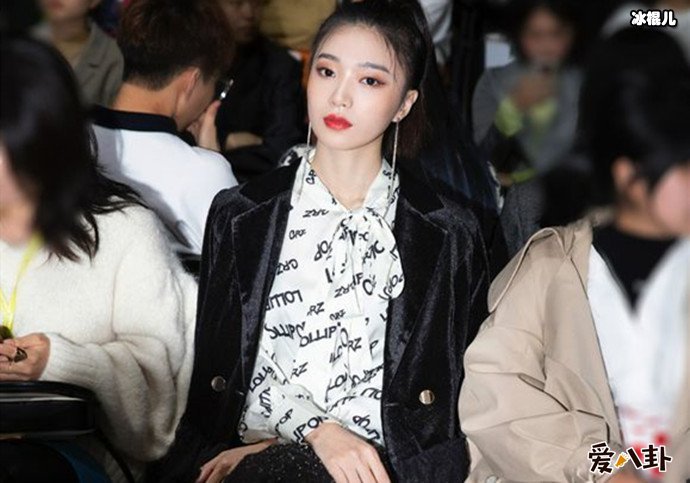 为何现在的网红主播都喜欢往时尚圈扎堆？盘点主播馨哥看秀采访！