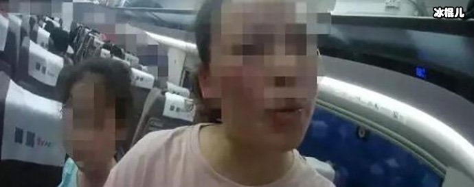 女子让座反被打究竟怎么回事遇到这样的“熊”家长真的是倒霉!