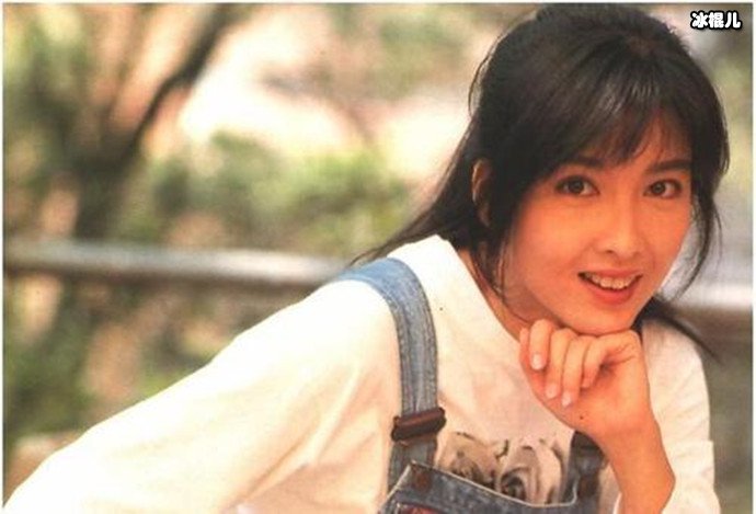 被称为玉女掌门人周慧敏年轻时候到底有多美