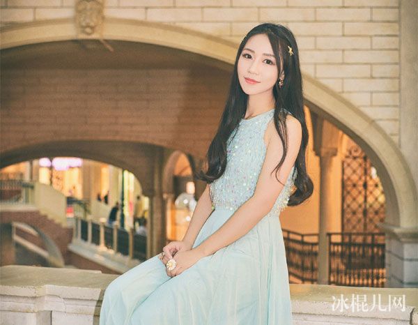 冰棍儿网 综艺 > 正文    姓名:李春晓   生日:1989年9月2日   年龄