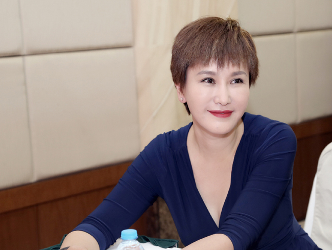 王茜结几次婚有几任丈夫 自从老公徐庆东去世后一直独自生活