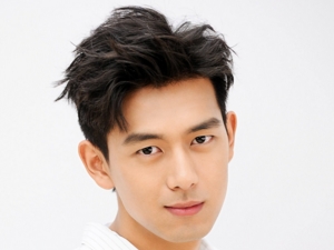 李现前女友都有谁 网曝李现重追钟楚曦是怎么回事
