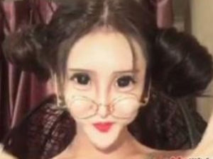 桃花宝宝真名叫什么 其16岁照片遭热扒难道是变性人吗
