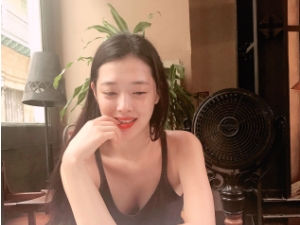 雪莉父母是谁 网传离异父母争吵夺遗产是怎么回事