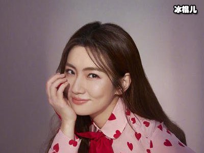 SHE成员任家萱晒家人照片，妹妹任容萱出镜引围观