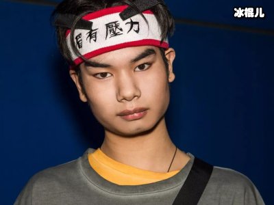 遭丈夫抛弃事业尽毁，如今独自带女靠直播赚钱生活！