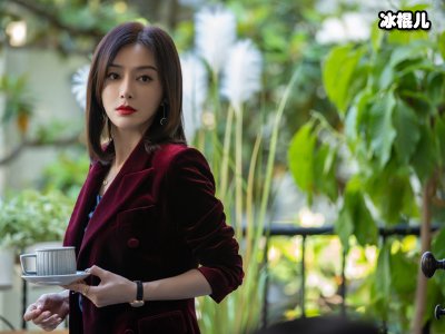 《怪你过分美丽》莫向晚遭遇职场瓶颈，她竟施予援手