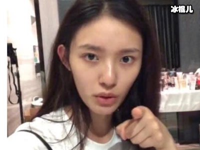 17岁柴蔚如今过的怎么样，被当成是林青霞女儿