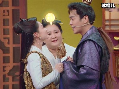 《王牌对王牌》组队玩游戏，真假鸡腿姑娘贾玲和李沁争张若昀