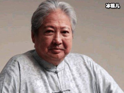 68岁洪金宝近照，严重发福撑破衬衫直言身体退化！