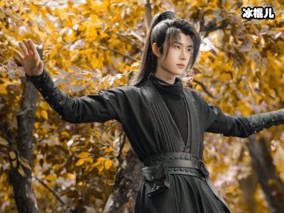 《有翡》剧组复工开拍，赵丽颖高空吊威亚！
