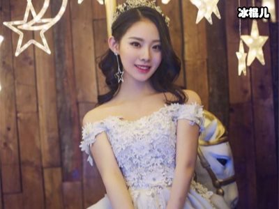 38岁王婷萱终于当妈，与老公同框上街超配！