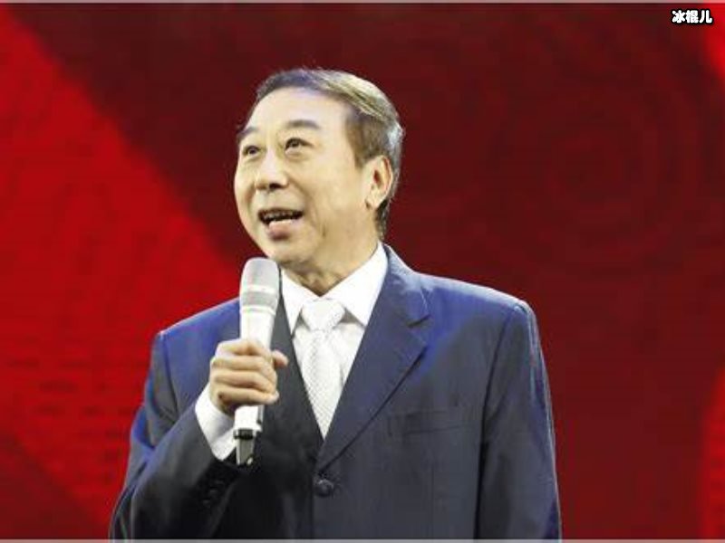 冯巩首次社交平台晒孙子正脸，孙子的眉毛亮了！