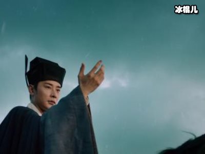 《鹤唳华亭》中苗圃饰演贵妃，角色雍容华贵大火！