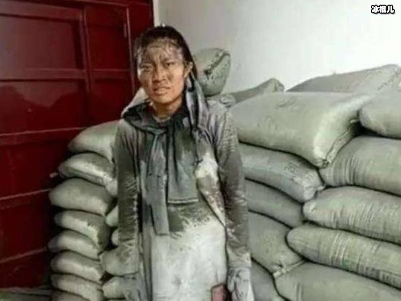 “水泥西施”3年再现荧幕前，网友：这是要将卖惨进行到底？
