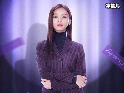 《正青春》吴谨言搭档殷桃，上演一场都市女性升职记