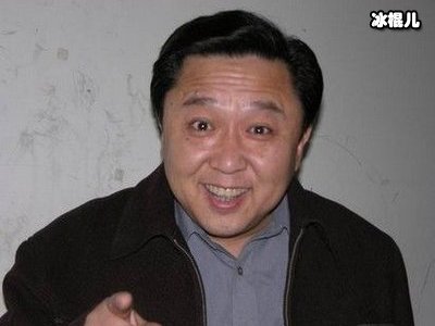 多位大咖齐聚一堂于谦吴京却为他剪发，原来他还有这技能！