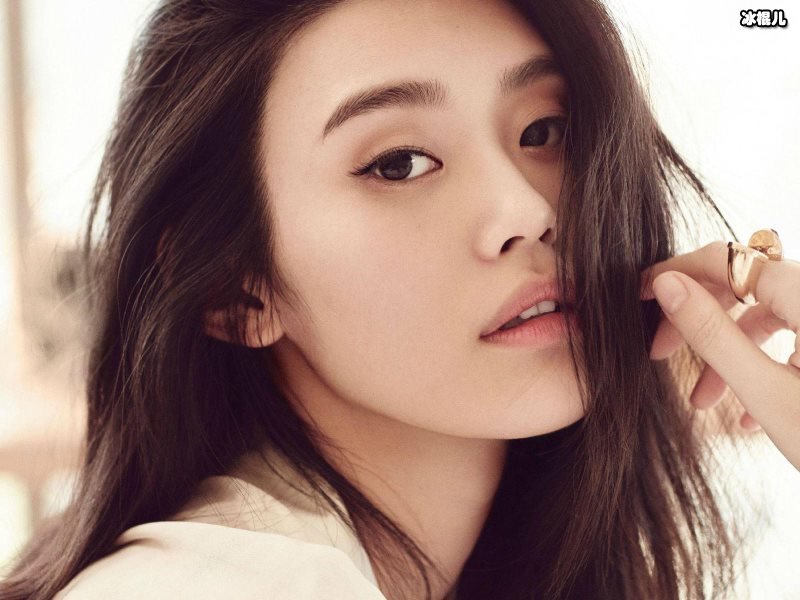 赌王原配女儿露面，谁更霸气一眼就知！