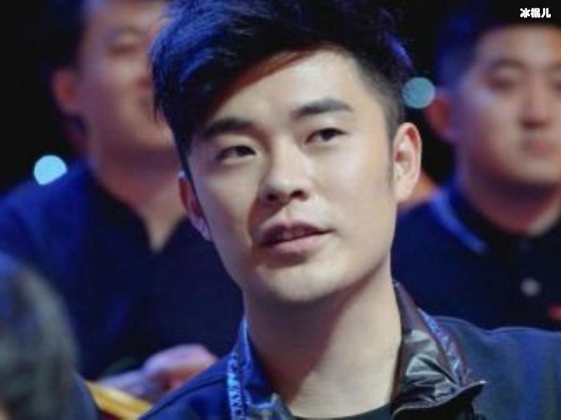 陈赫前妻许婧与新男友甜蜜互动，陈赫成空气？