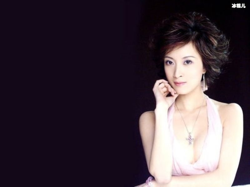 博纳老板娘居然是金巧巧？演过孔雀公主怀孕后嫁入豪门！