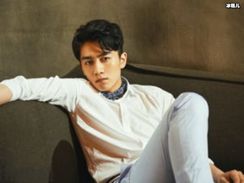 陈晓再次演男一号，但是网友看到男二后表示会抢男一风头！