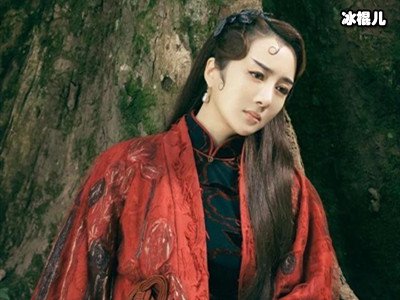 白英为什么先复活司藤？秦放的血又为何能复活司藤？