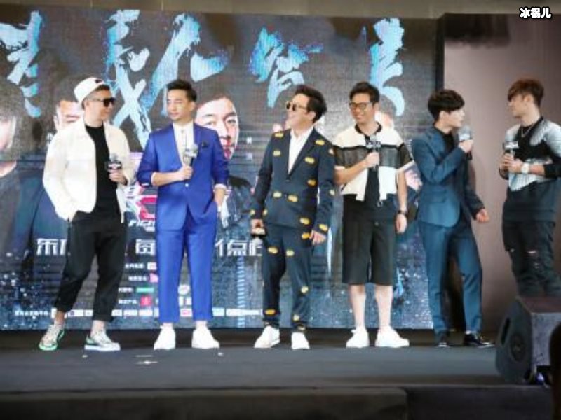 《极限挑战》终于上线，首期致敬医护人员邓伦雷佳音在线玩梗！