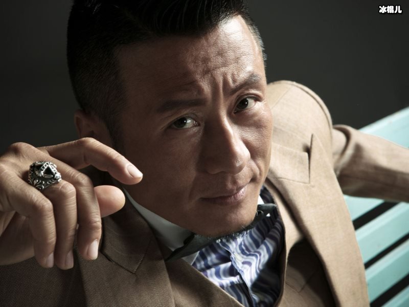“父子”11年后再聚首，孙兴吴磊深情拥抱！