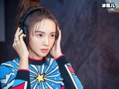 天生嘴巴长得歪，金晨被质疑整容！