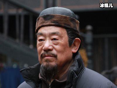高明曾获得一级演员荣誉，结婚长达五十二年儿子也走向演艺道路
